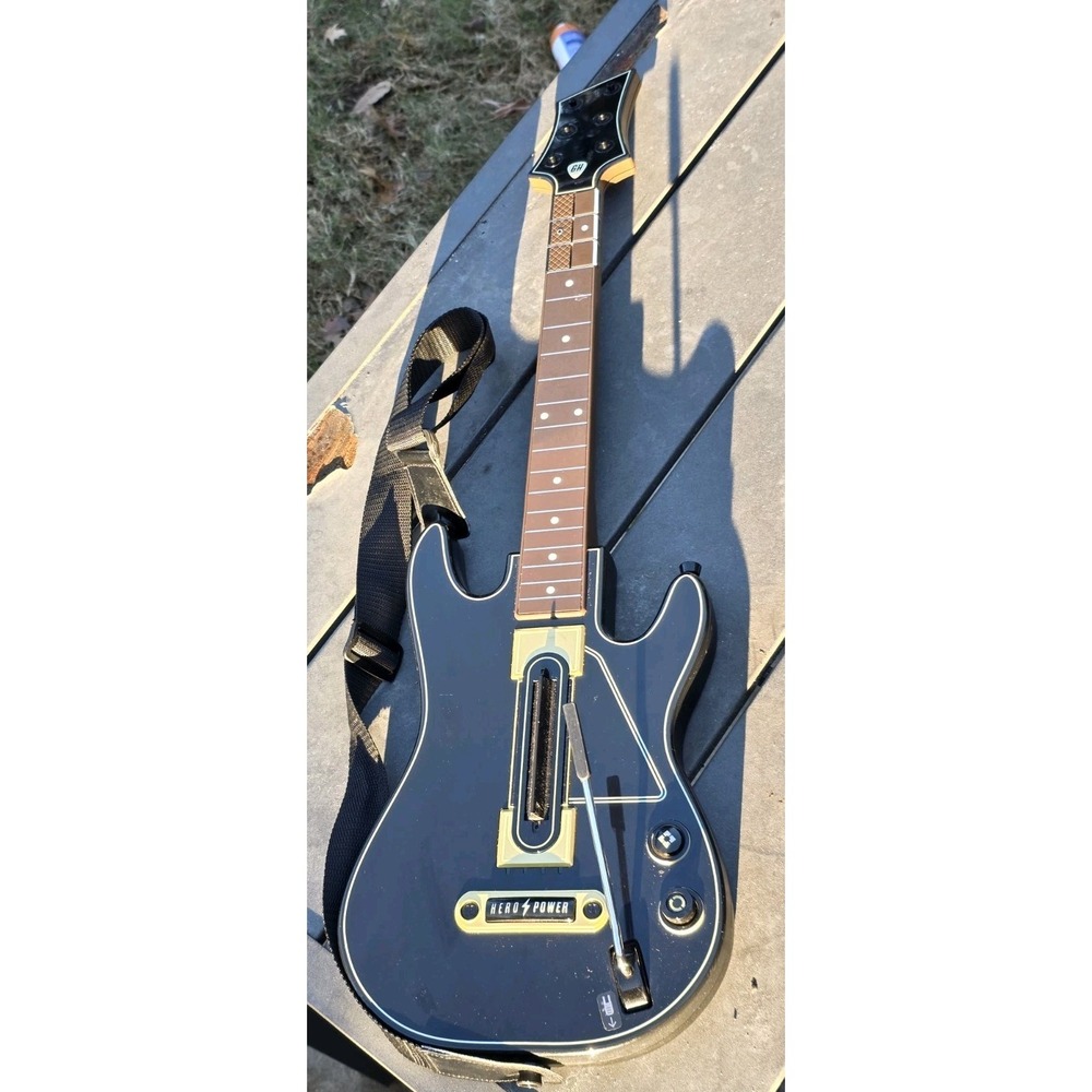 Activision Guitar Hero Live Wireless Guitar Controller Black Gold 80000654 Strap